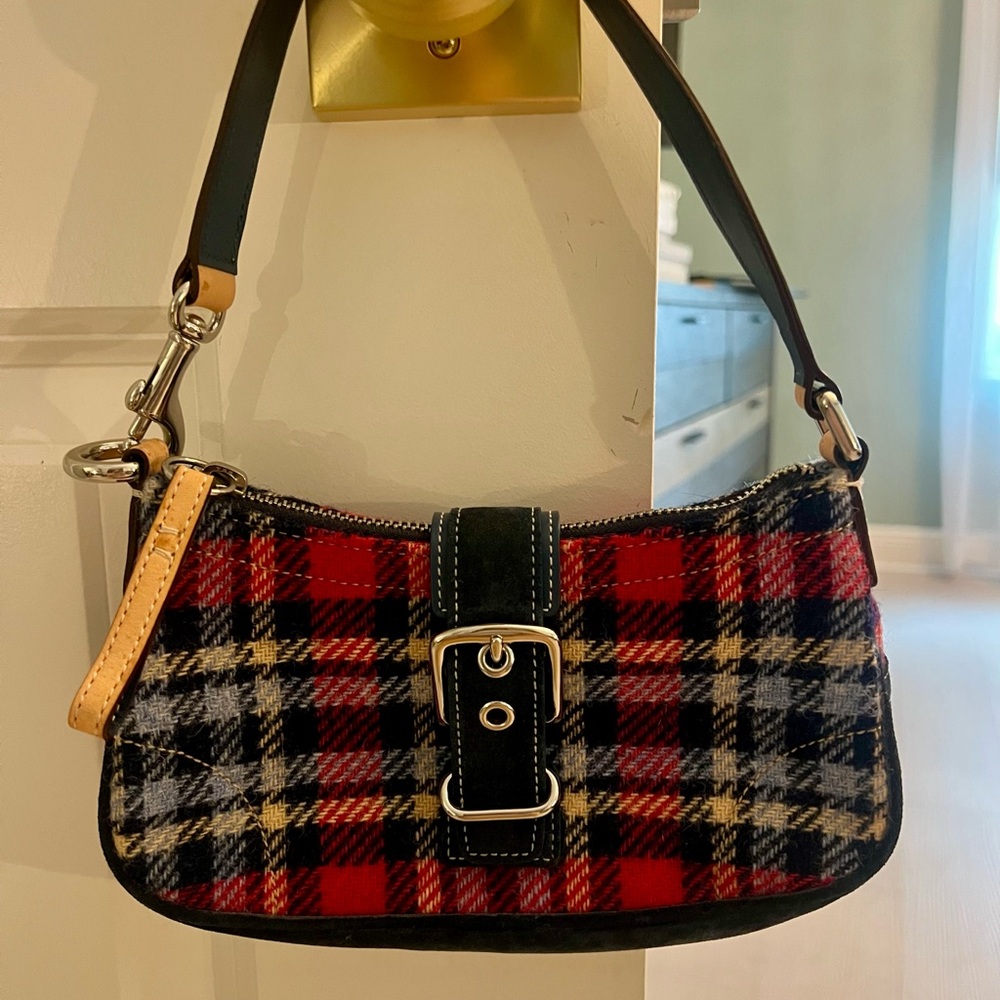 Coach Red and Blue Shoulder Bag with Classic Design